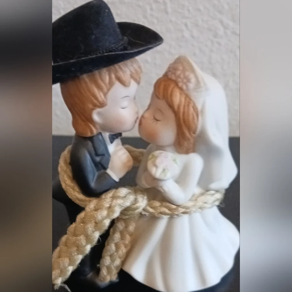 LEFTON EXCLUSIVES CHINA BRIDE & COWBOY GROOM KISSING WEDDING COUPLE HAND PAINTED